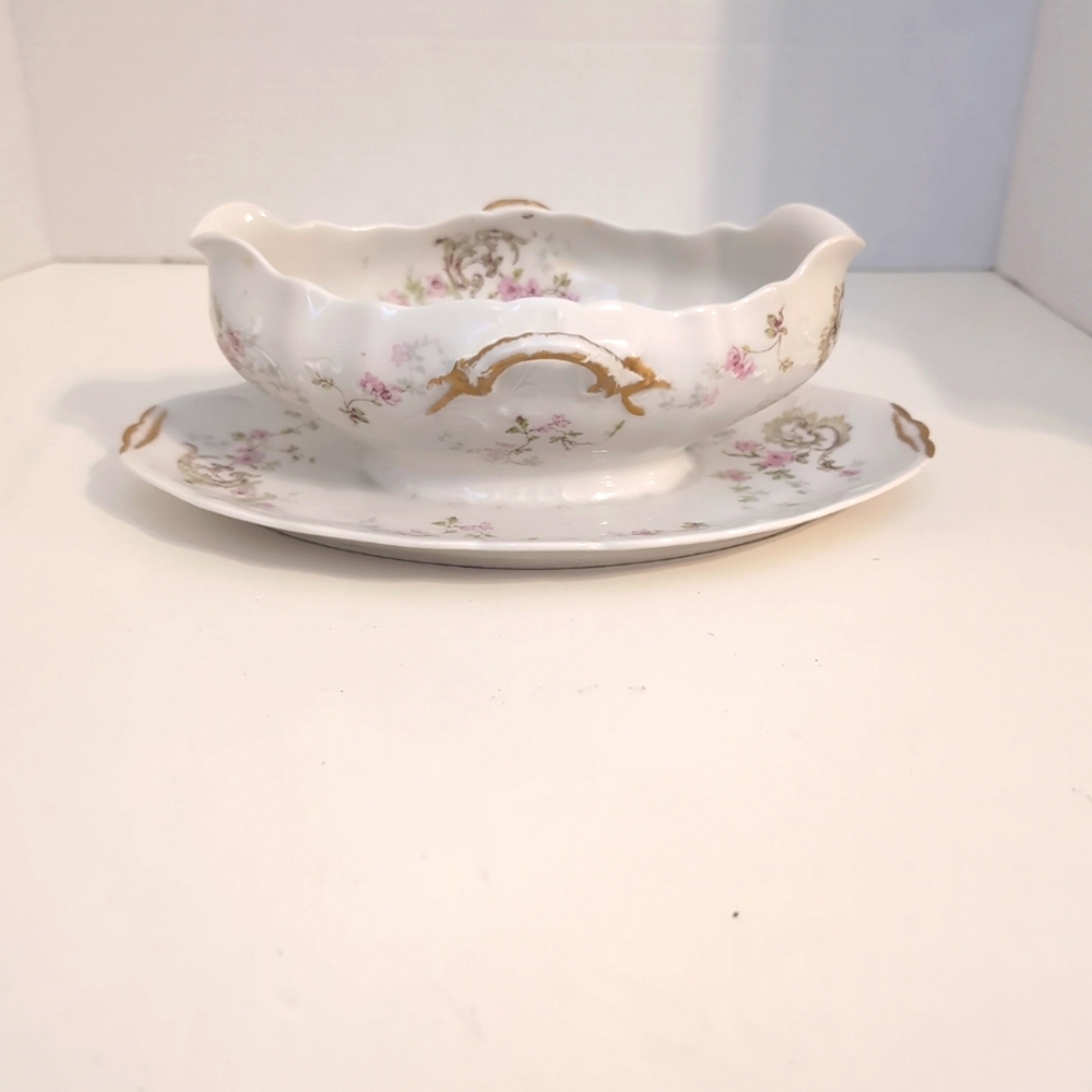 HAVILAND LIMOGES Floral GRAVY BOAT‎ 1900-1919 France Antique